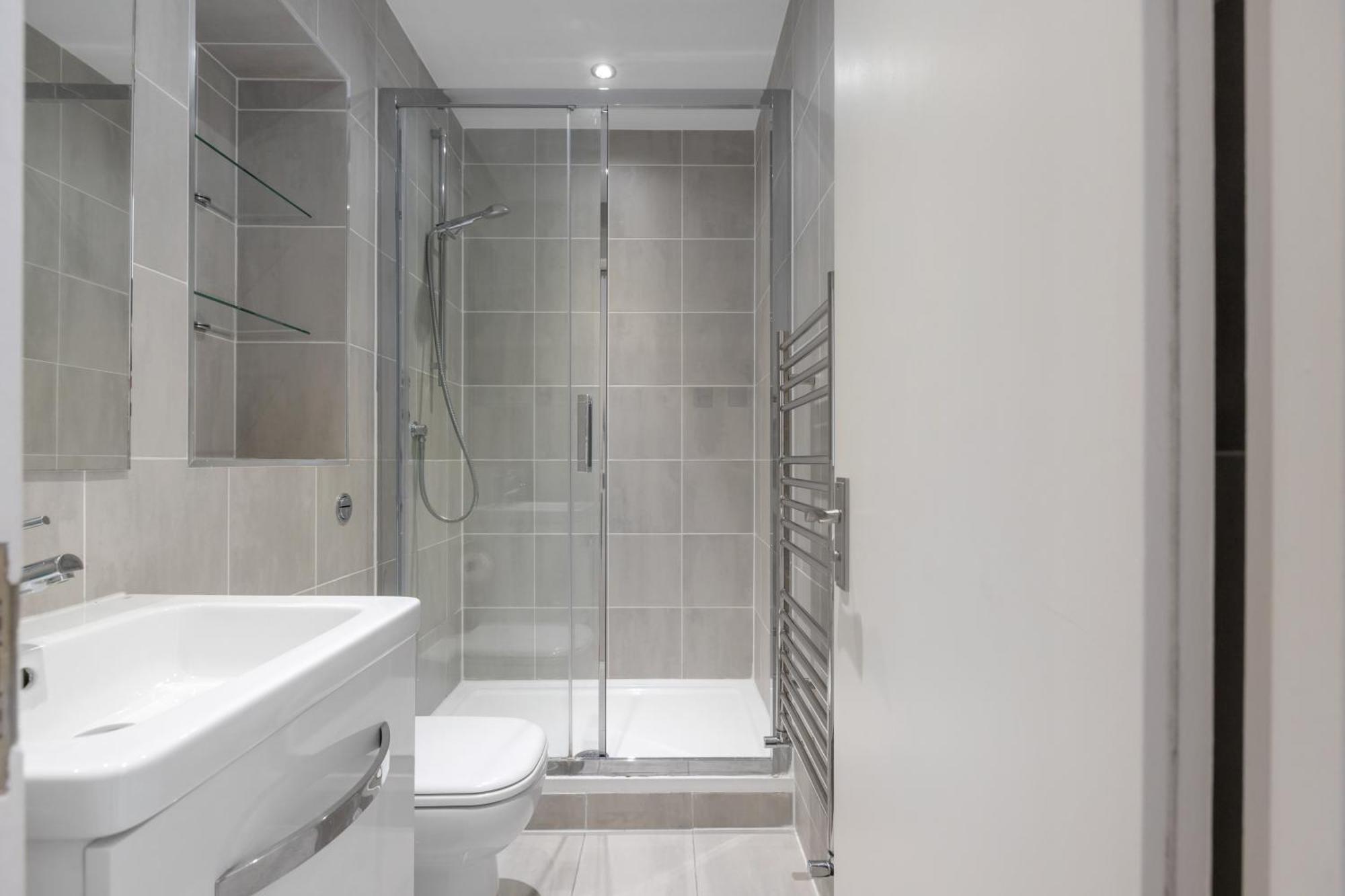 Case de vacanță 4 Bed 2 Bath - Modern Flat Right On Columbia Road! *