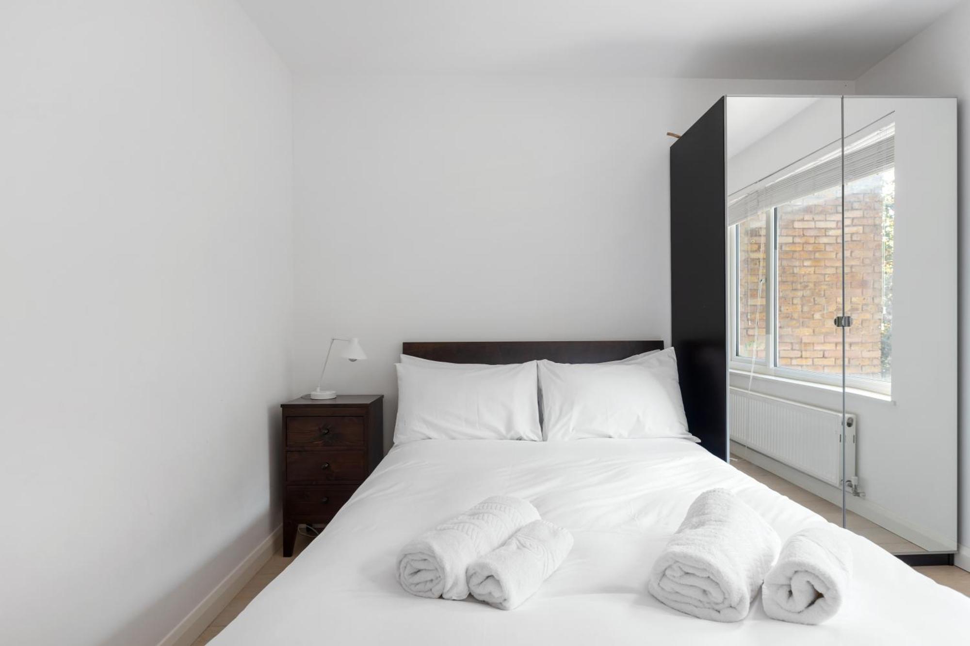 Case de vacanță 4 Bed 2 Bath - Modern Flat Right On Columbia Road! Londra